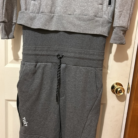 Tuxy - Picture 4 of 16